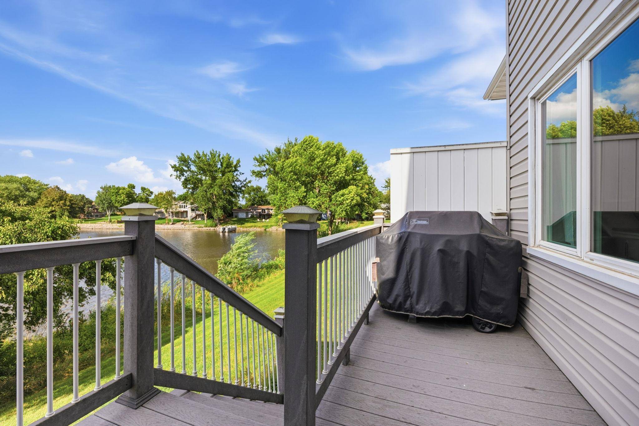 346 School RD SW, Hutchinson, MN 55350