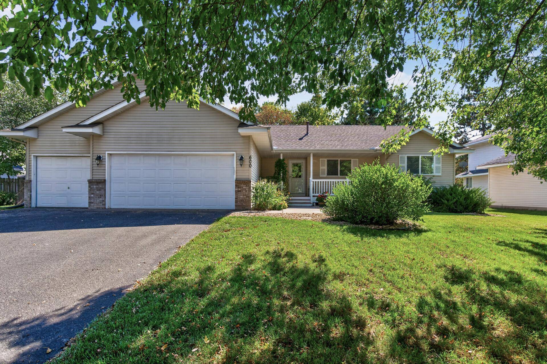 600 142nd AVE NW, Andover, MN 55304