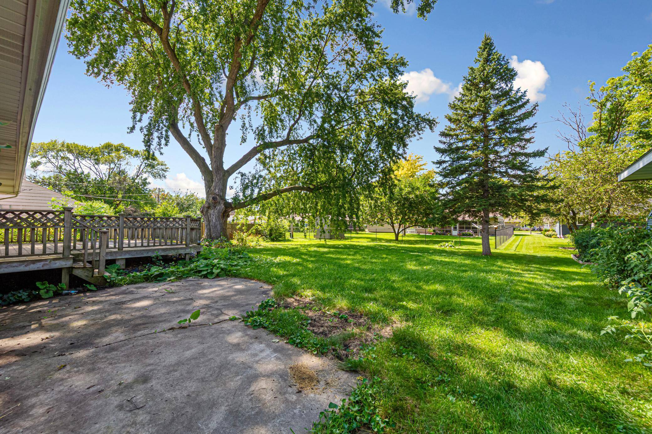 366 N Waterville AVE, Le Center, MN 56057