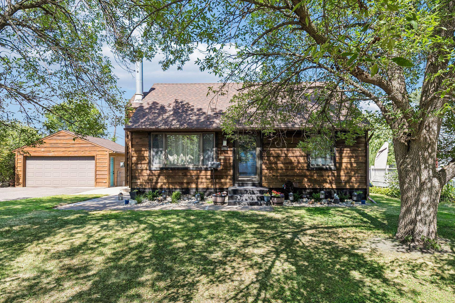 101 49th AVE NE, Fridley, MN 55421