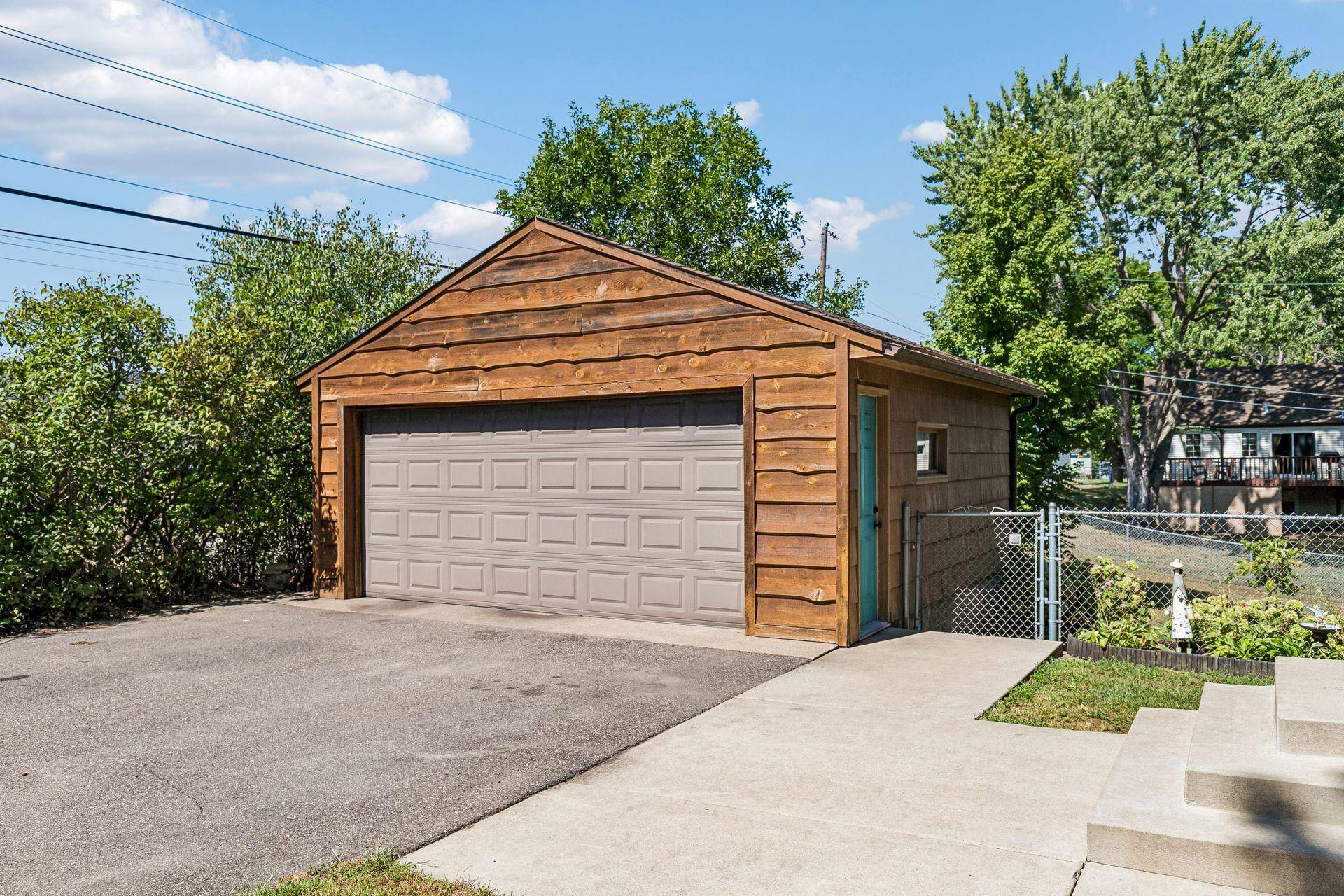 101 49th AVE NE, Fridley, MN 55421