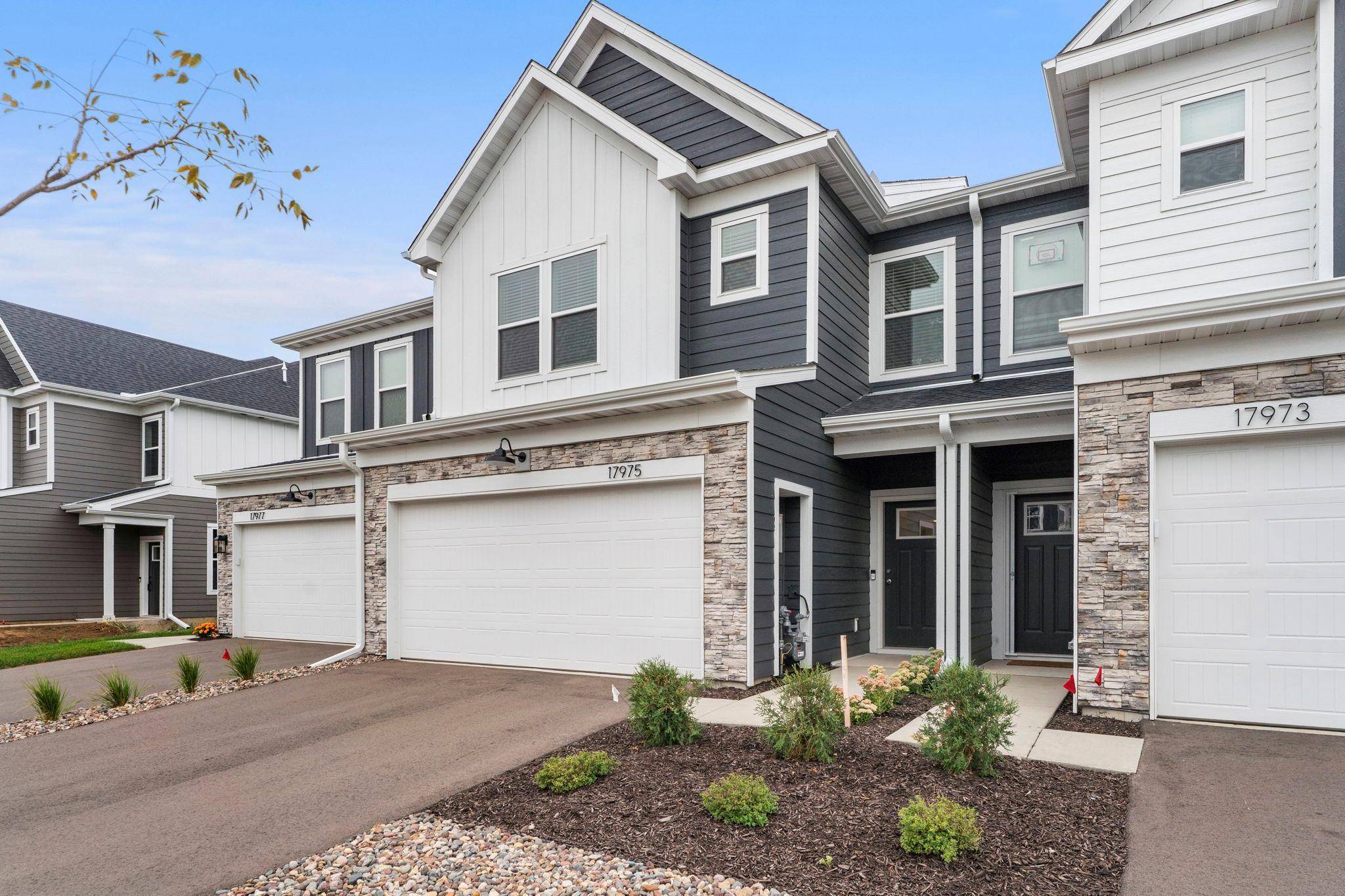 17975 Genoa DR, Lakeville, MN 55024