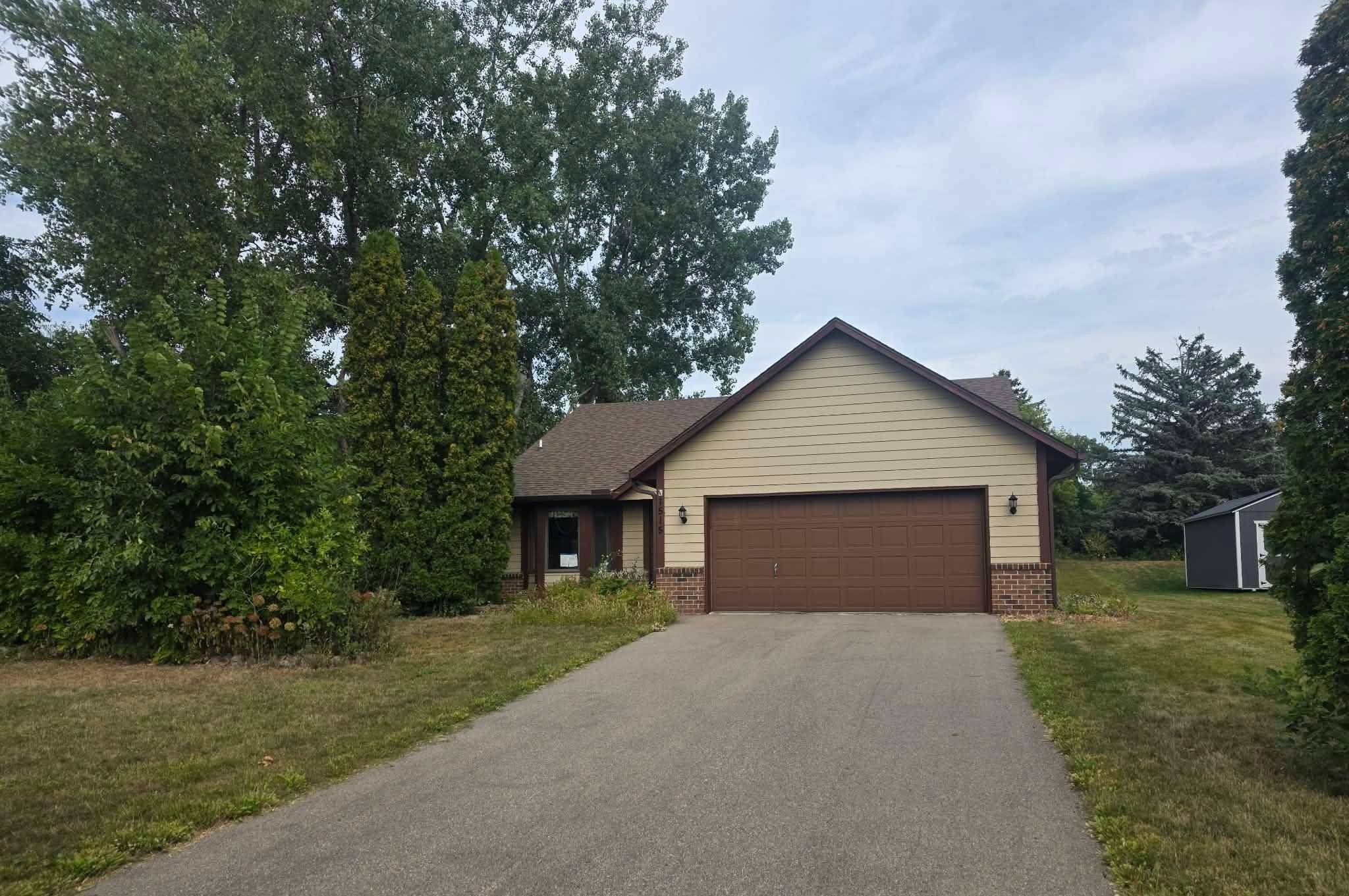 1515 Bender RD, Chaska, MN 55318