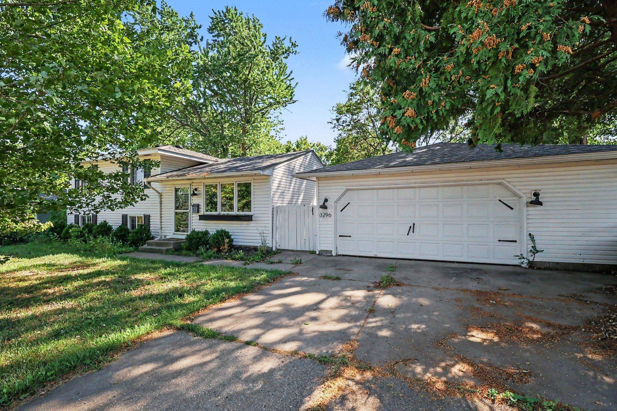 3296 70th ST E, Inver Grove Heights, MN 55076