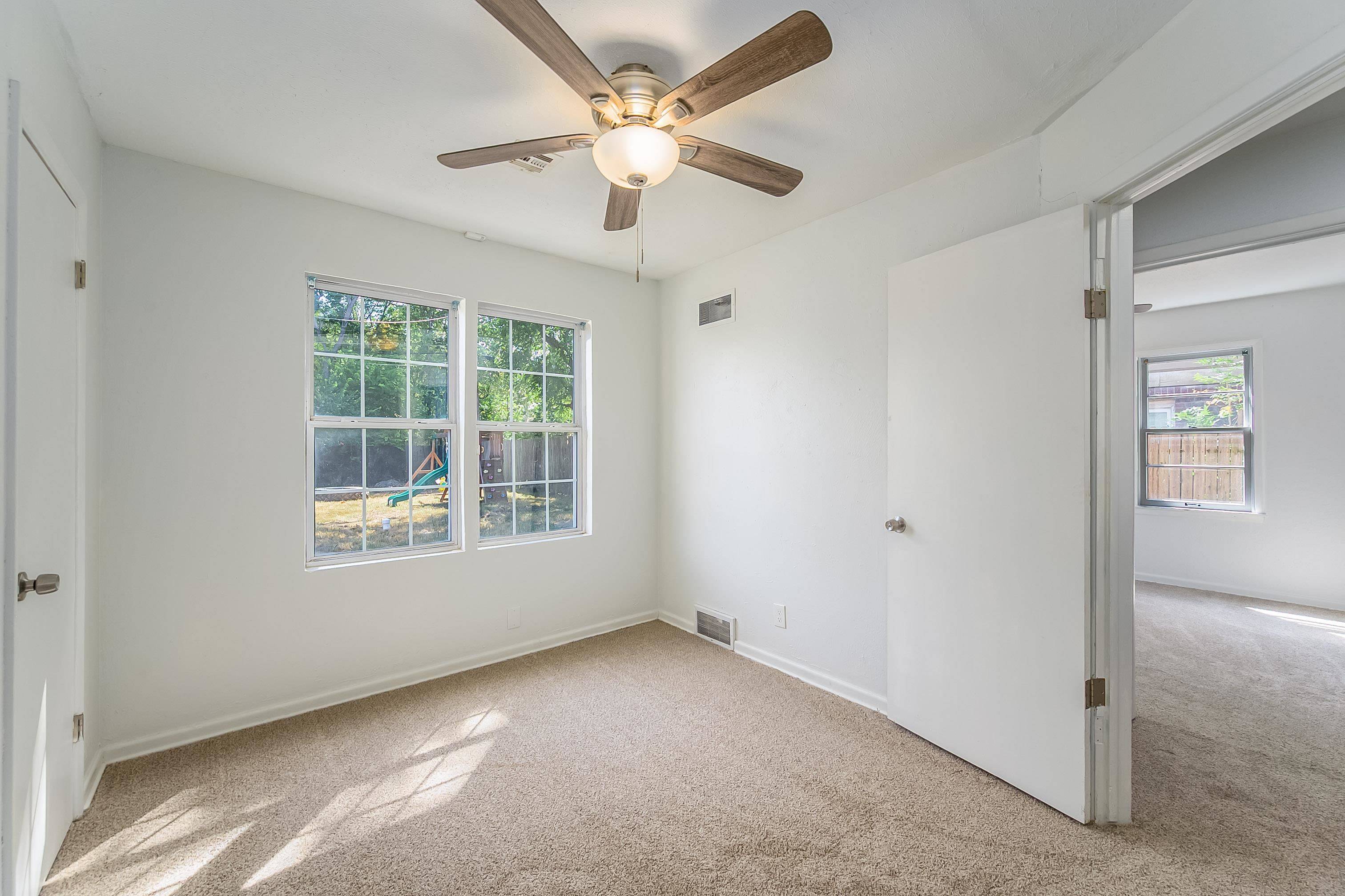 2820 S Mosley St, Wichita, KS 67216-1121