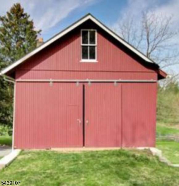 27 Cherryville Hollow Rd, Raritan Twp., NJ 08822