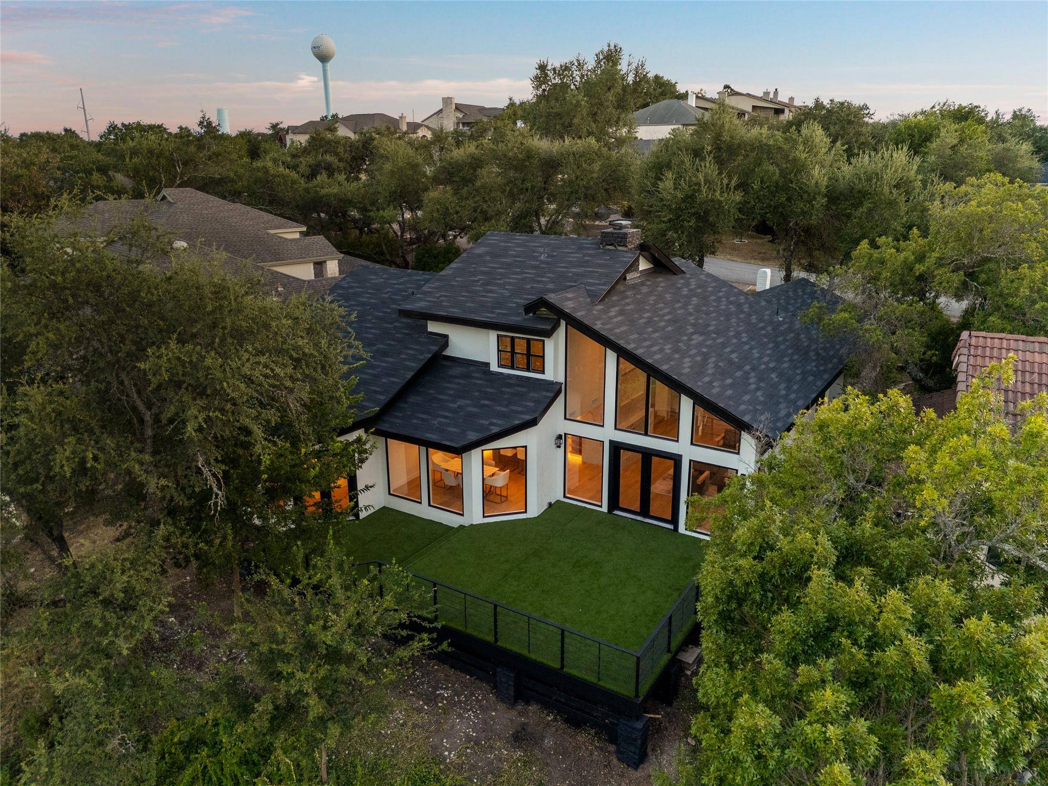 310 Golf Crest LN, Lakeway, TX 78734