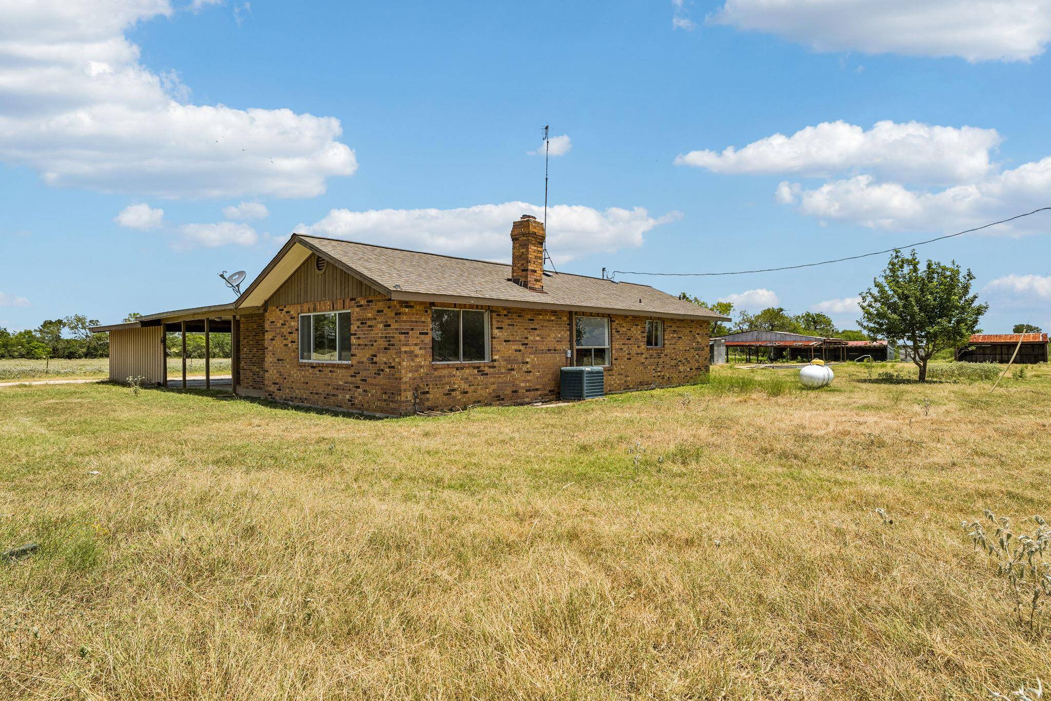 9765 FM 20, Lockhart, TX 78644