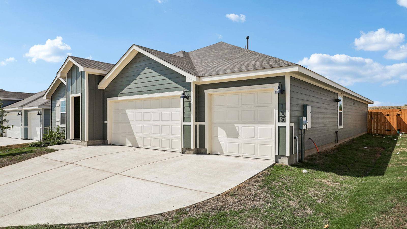 156 Gilmer LN, Buda, TX 78610