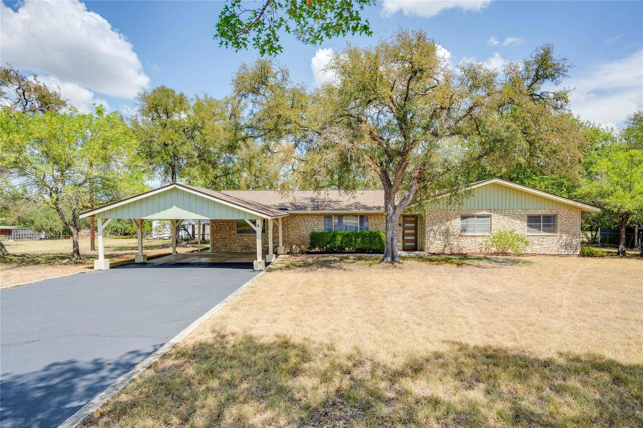 402 Suttles Ave, San Marcos, TX 78666