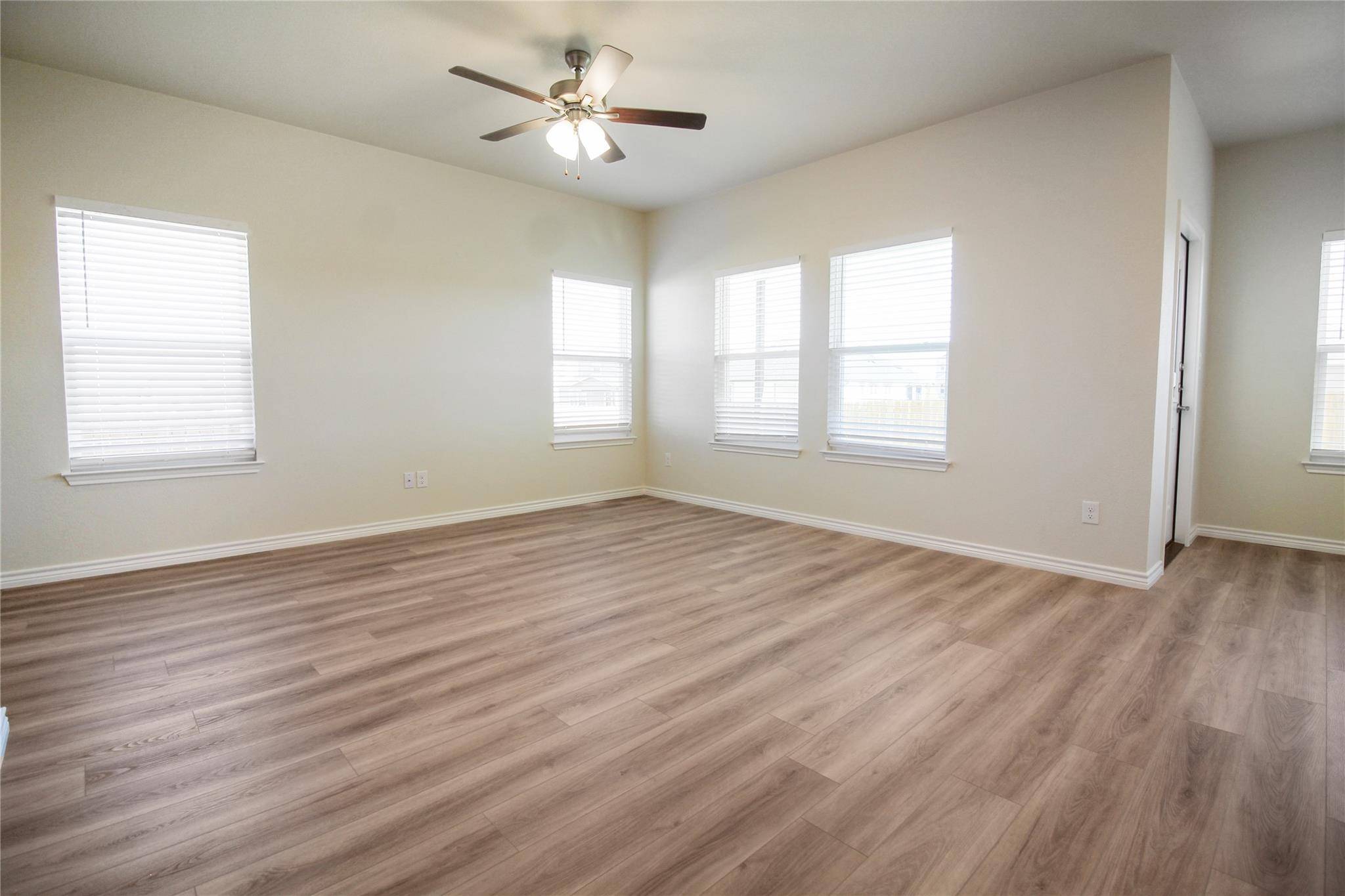 511 Whirlaway DR #B, Jarrell, TX 76537