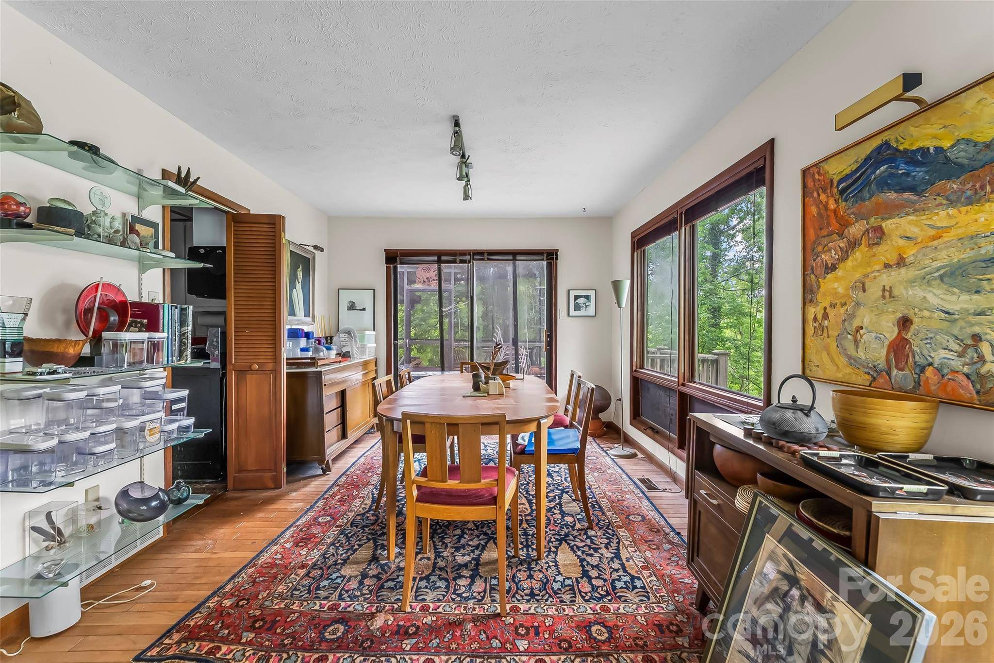18 Mayfield RD, Asheville, NC 28804