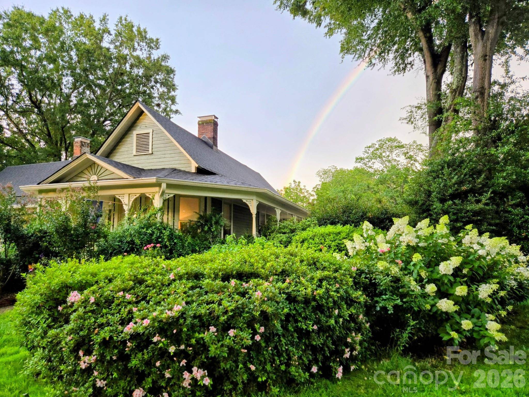 364 6th ST NW, Hickory, NC 28601
