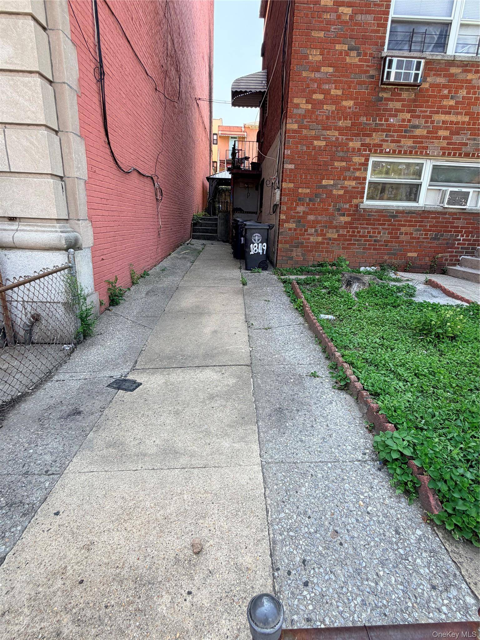 1849 White Plains RD #2, Bronx, NY 10462