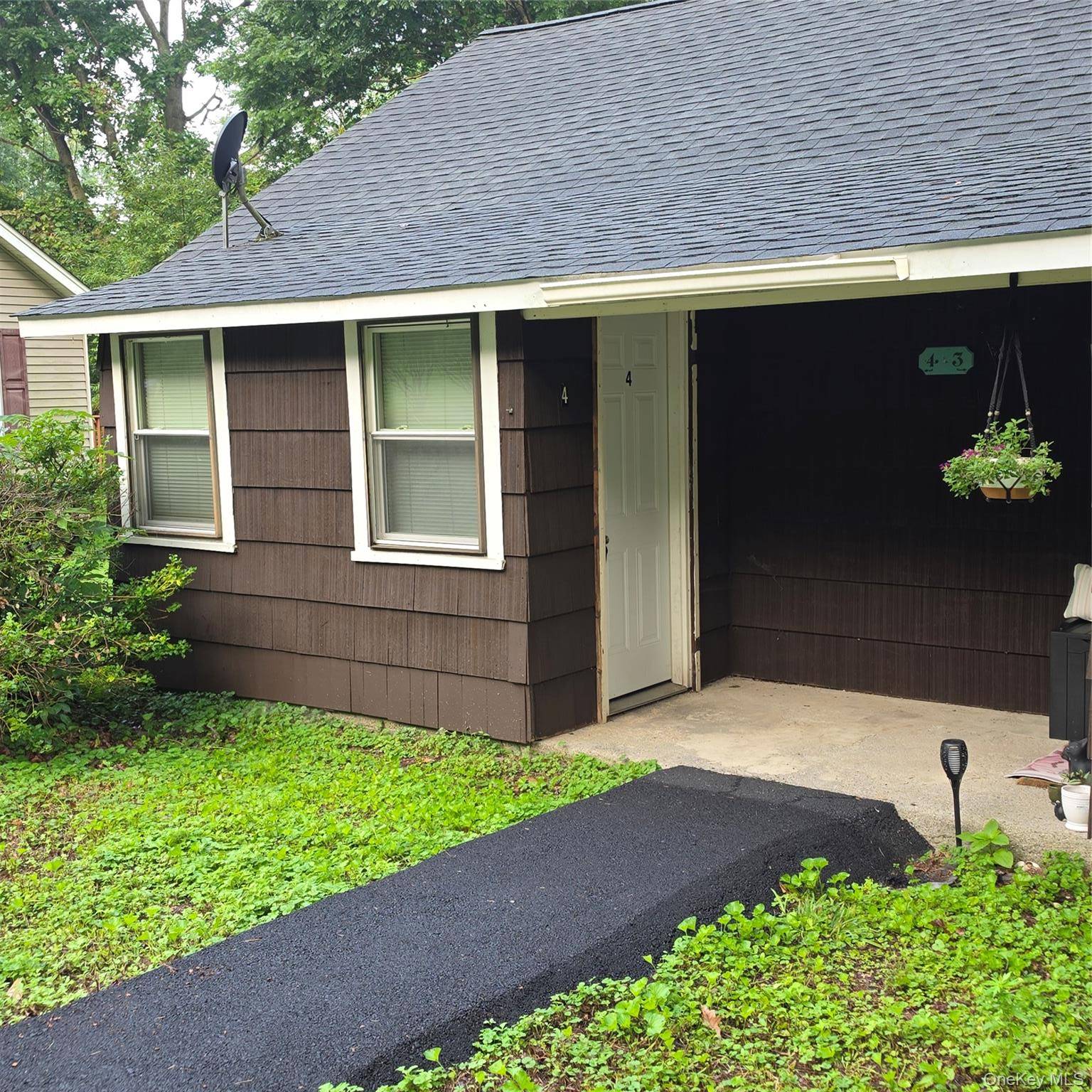 4 Storybrook LN, Wurtsboro, NY 12790