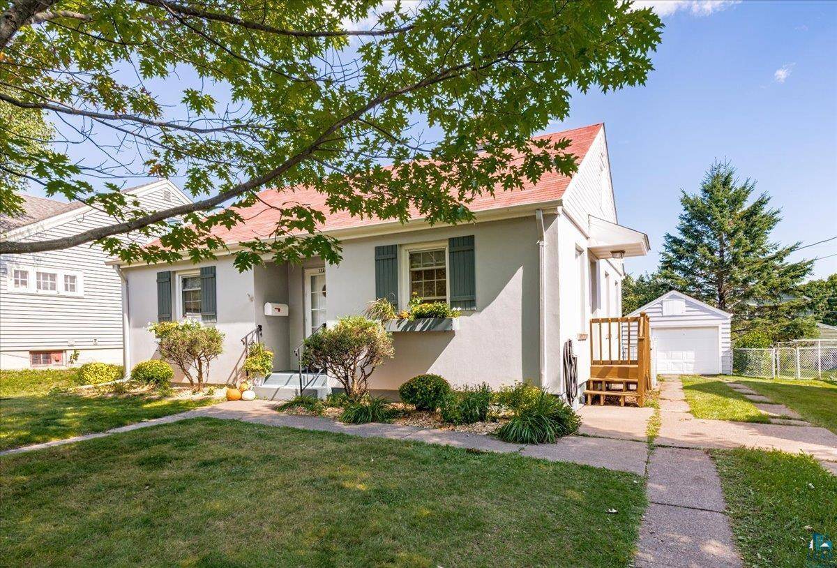1726 Carver Ave, Duluth, MN 55803