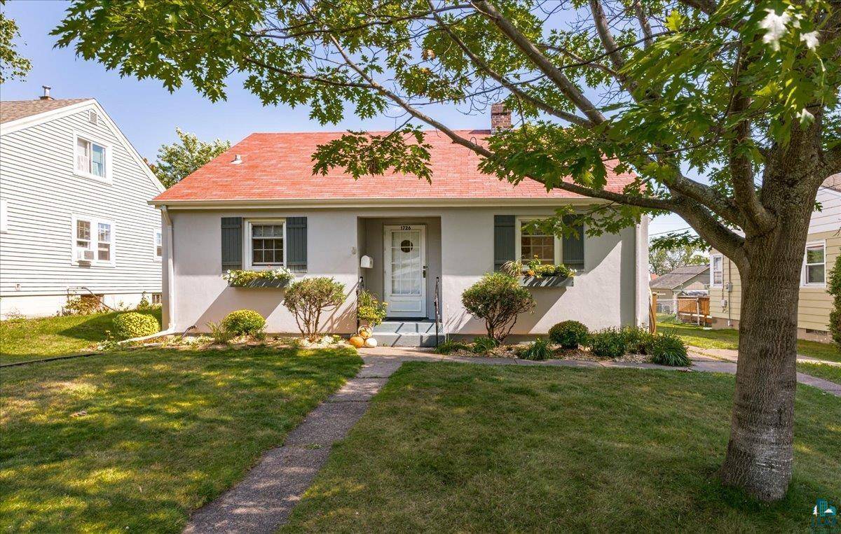1726 Carver Ave, Duluth, MN 55803