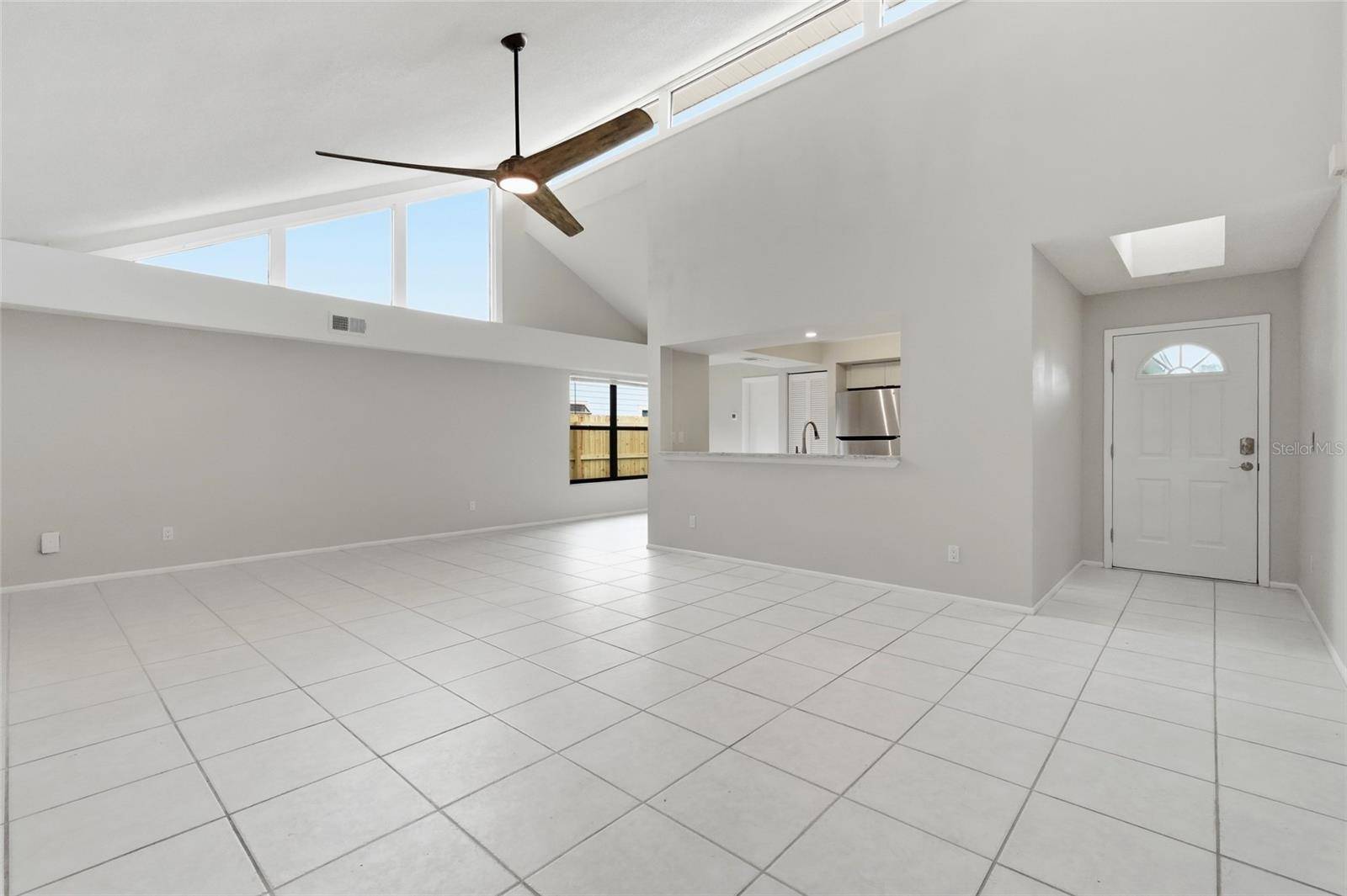 8232 COUNTRY OAKS CT, Sarasota, FL 34243