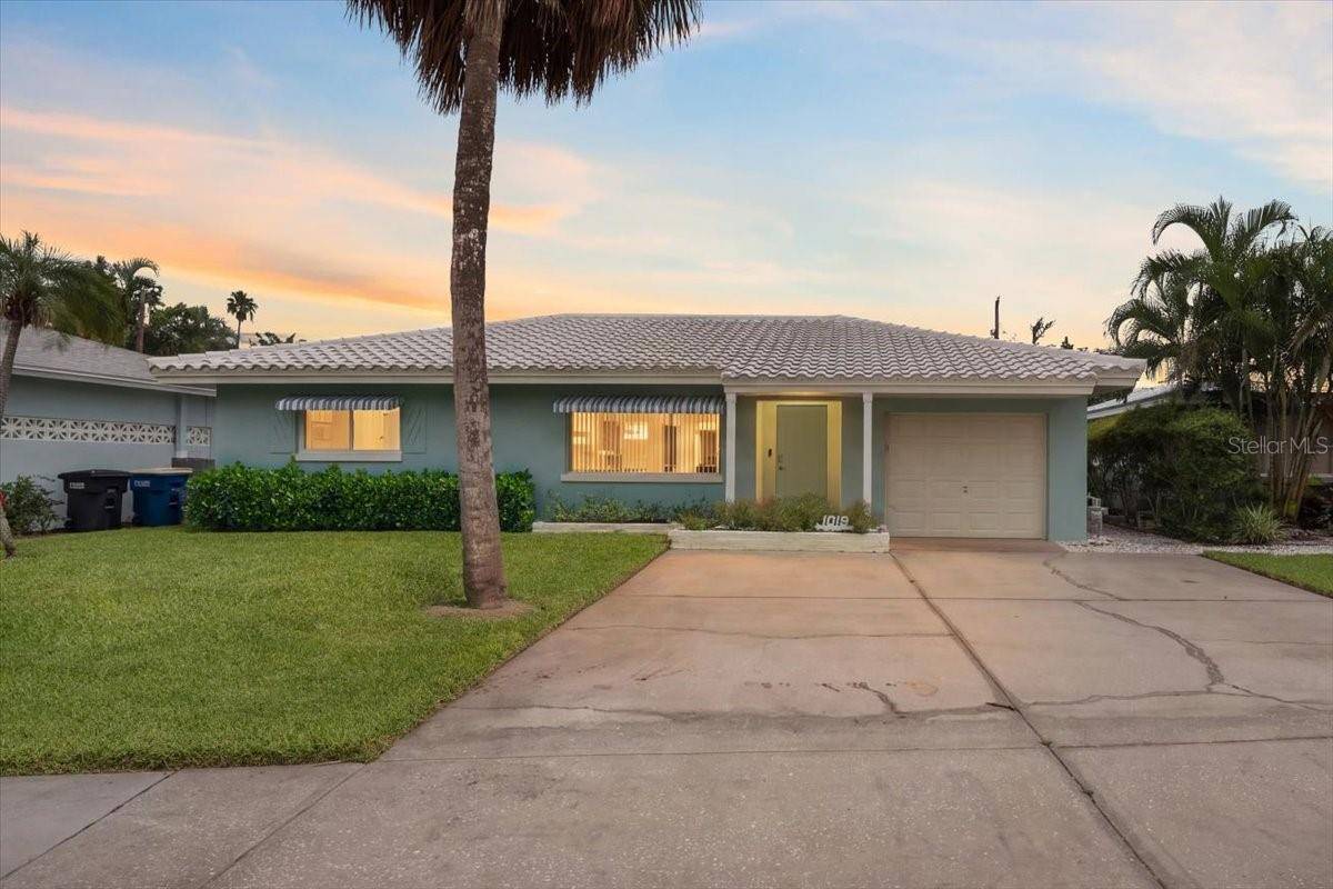 1019 MANDALAY AVE, Clearwater Beach, FL 33767