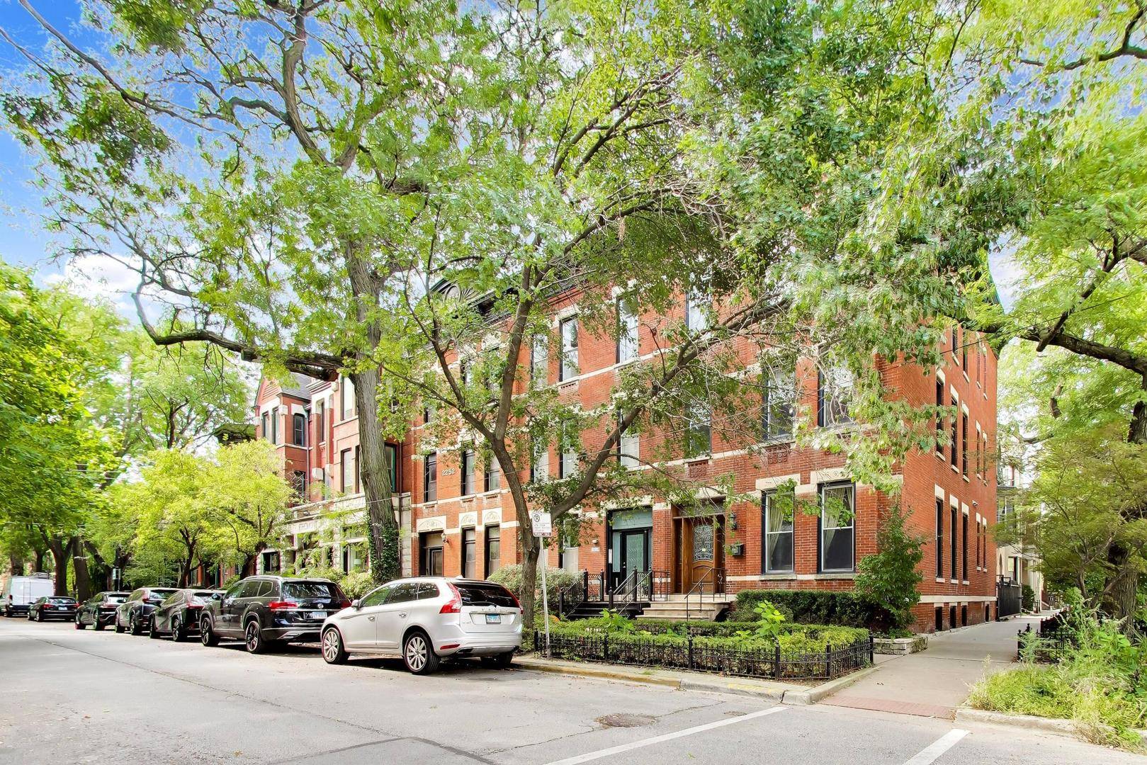 2254 N Fremont ST, Chicago, IL 60614
