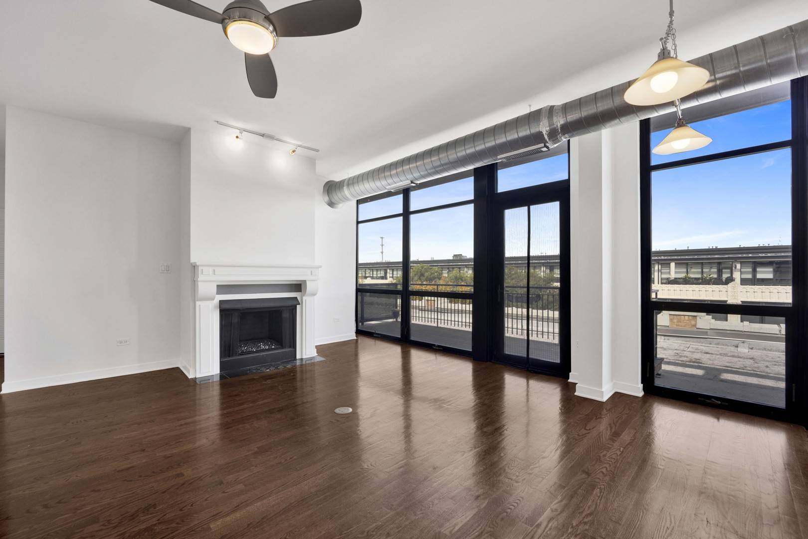1111 W 15th ST #410, Chicago, IL 60608