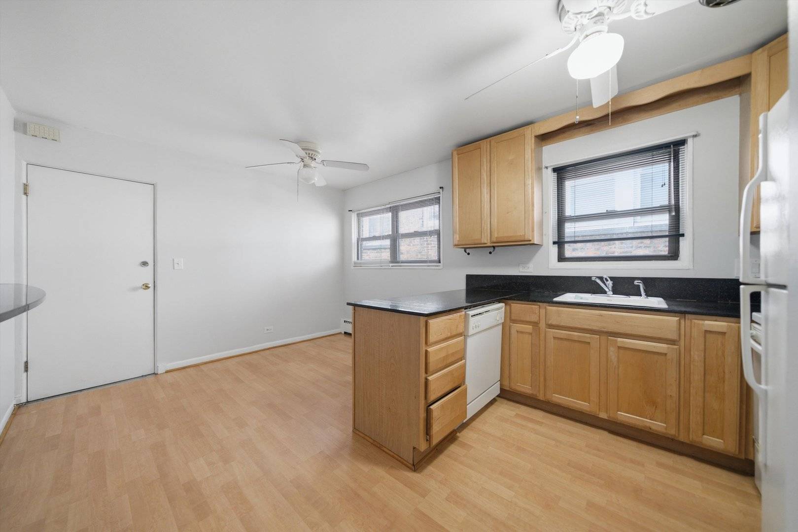 503 Sheridan RD #3B, Evanston, IL 60202