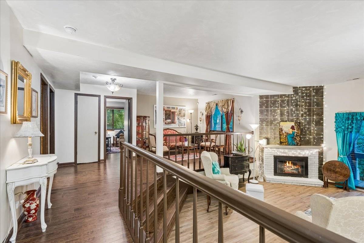 5373 Newport DR #2-4B, Lisle, IL 60532