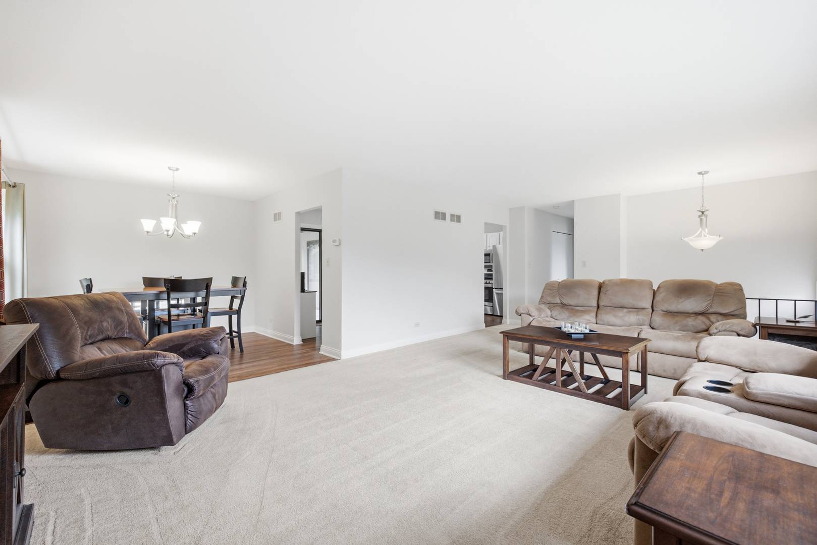 308 Nelson CT, Bolingbrook, IL 60440