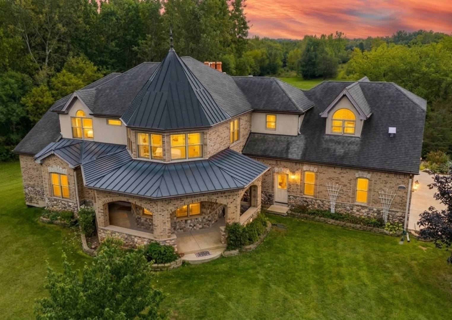 15309 Kishwaukee Valley RD, Woodstock, IL 60098