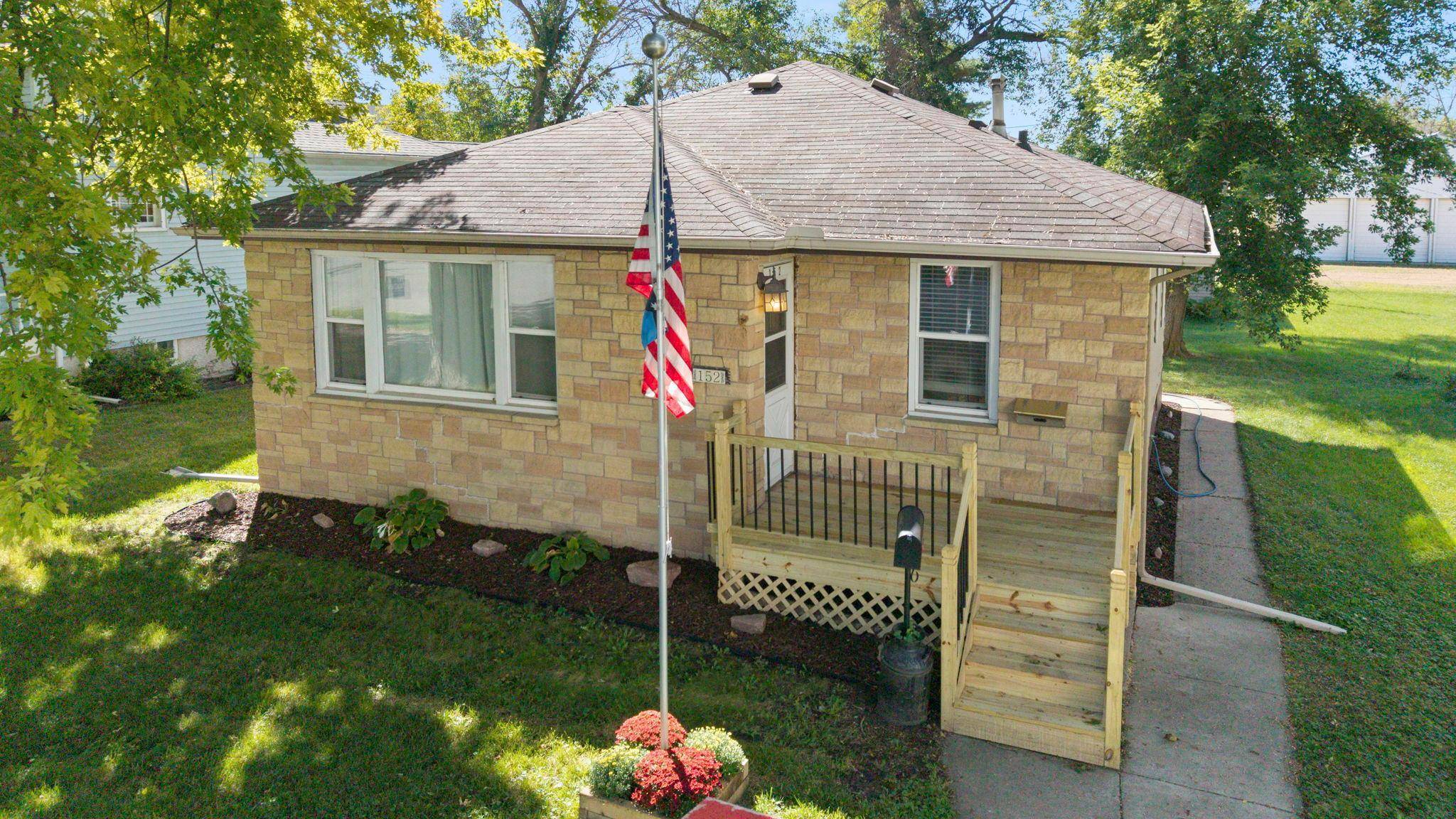 152 Boulevard AVE NE, Montgomery, MN 56069