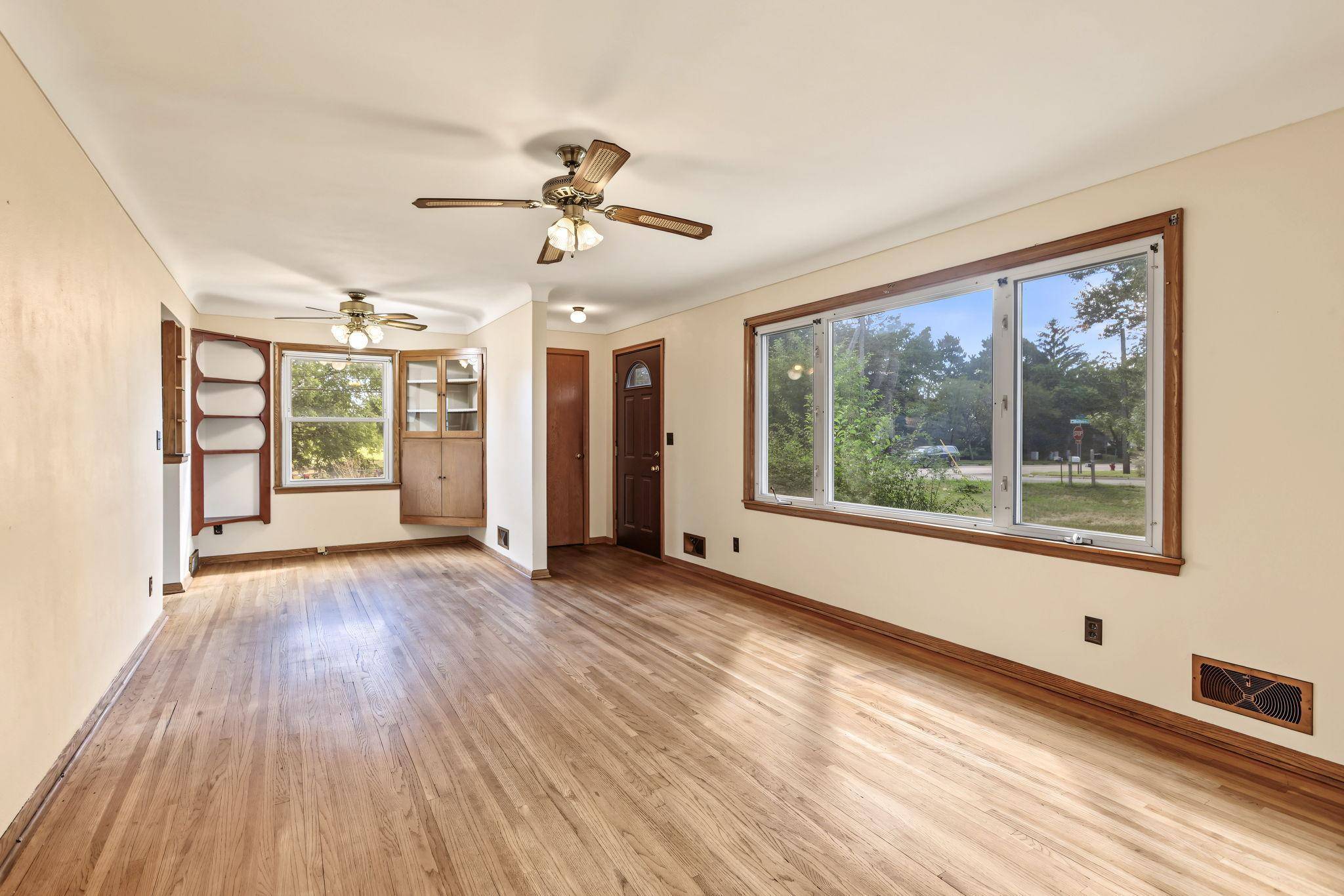 3004 Bellaire AVE, Maplewood, MN 55109