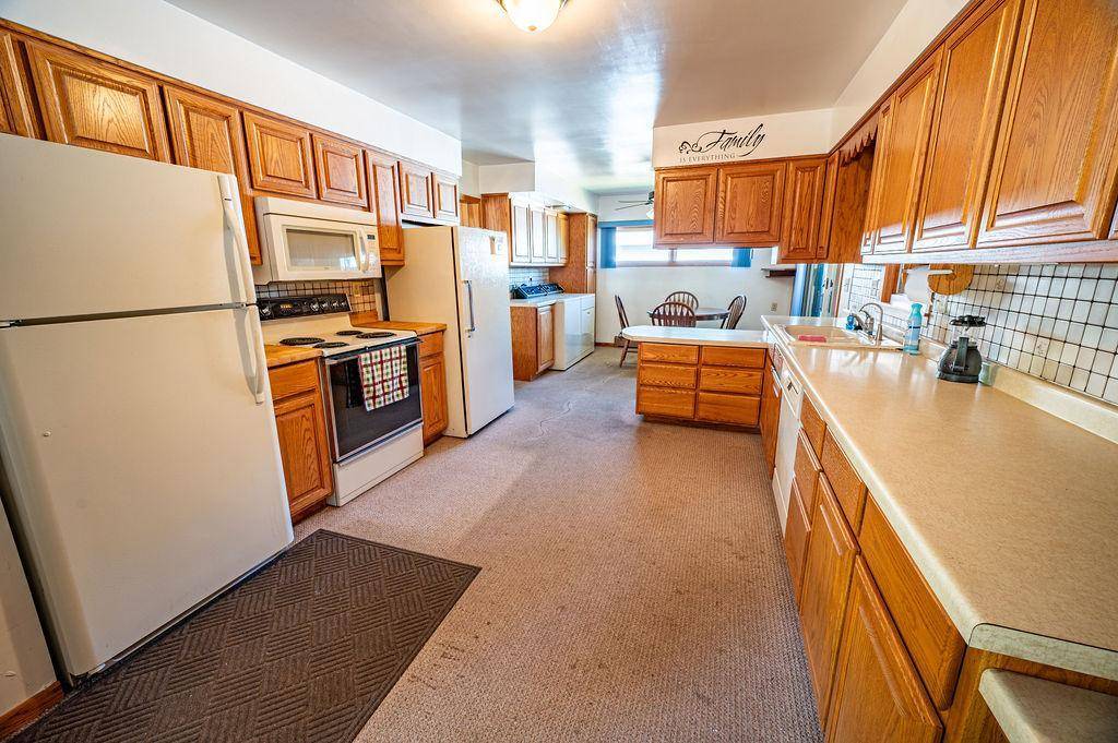 286 S Piety ST, Ellsworth, WI 54011