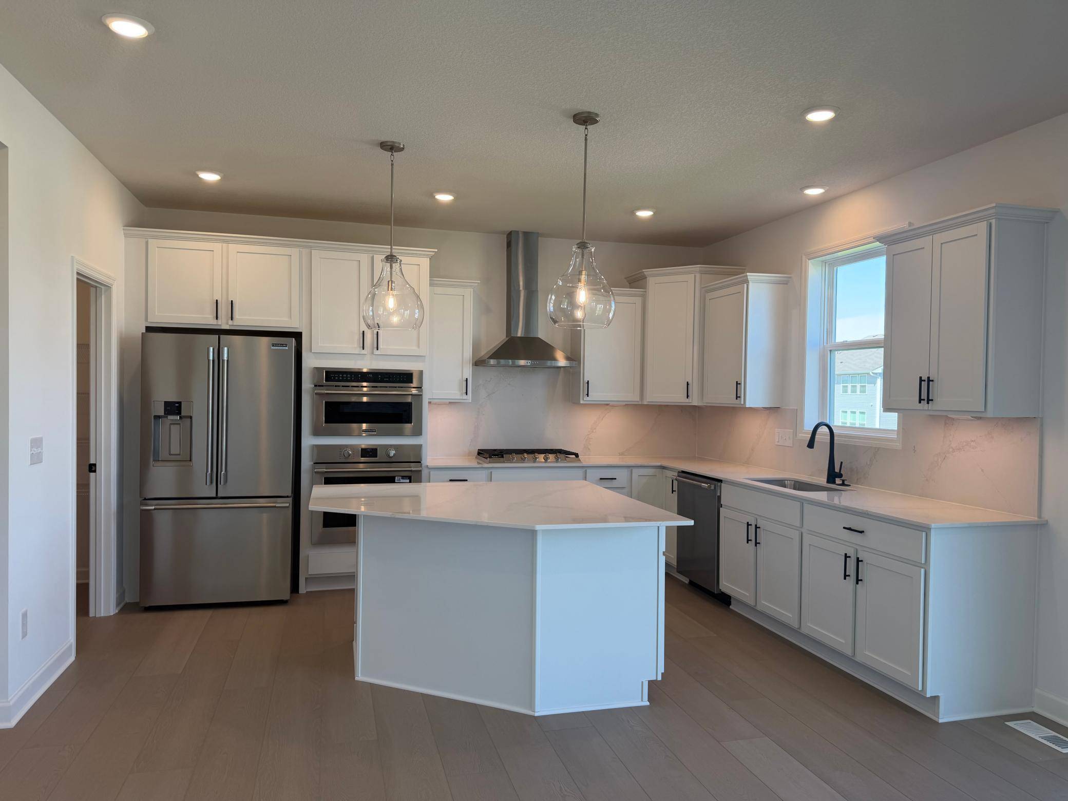 1081 Achilles DR, Rosemount, MN 55068