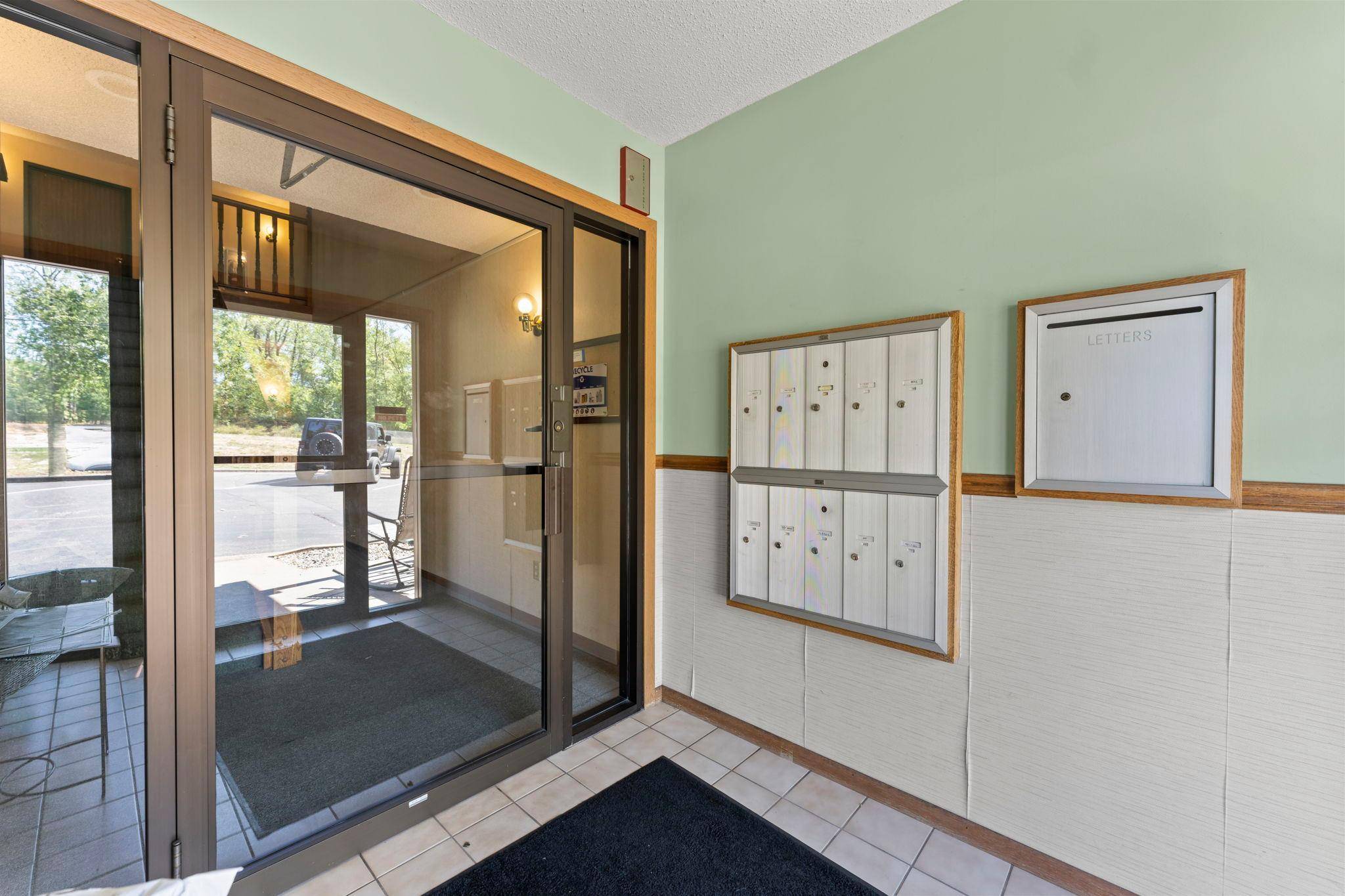 4870 Babcock TRL #312, Inver Grove Heights, MN 55077