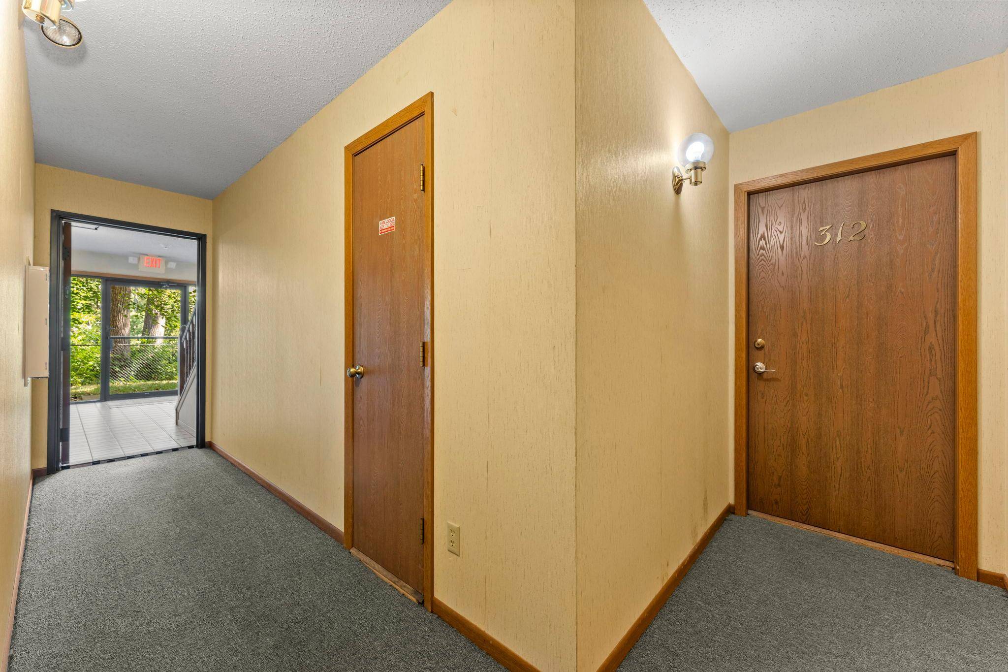 4870 Babcock TRL #312, Inver Grove Heights, MN 55077