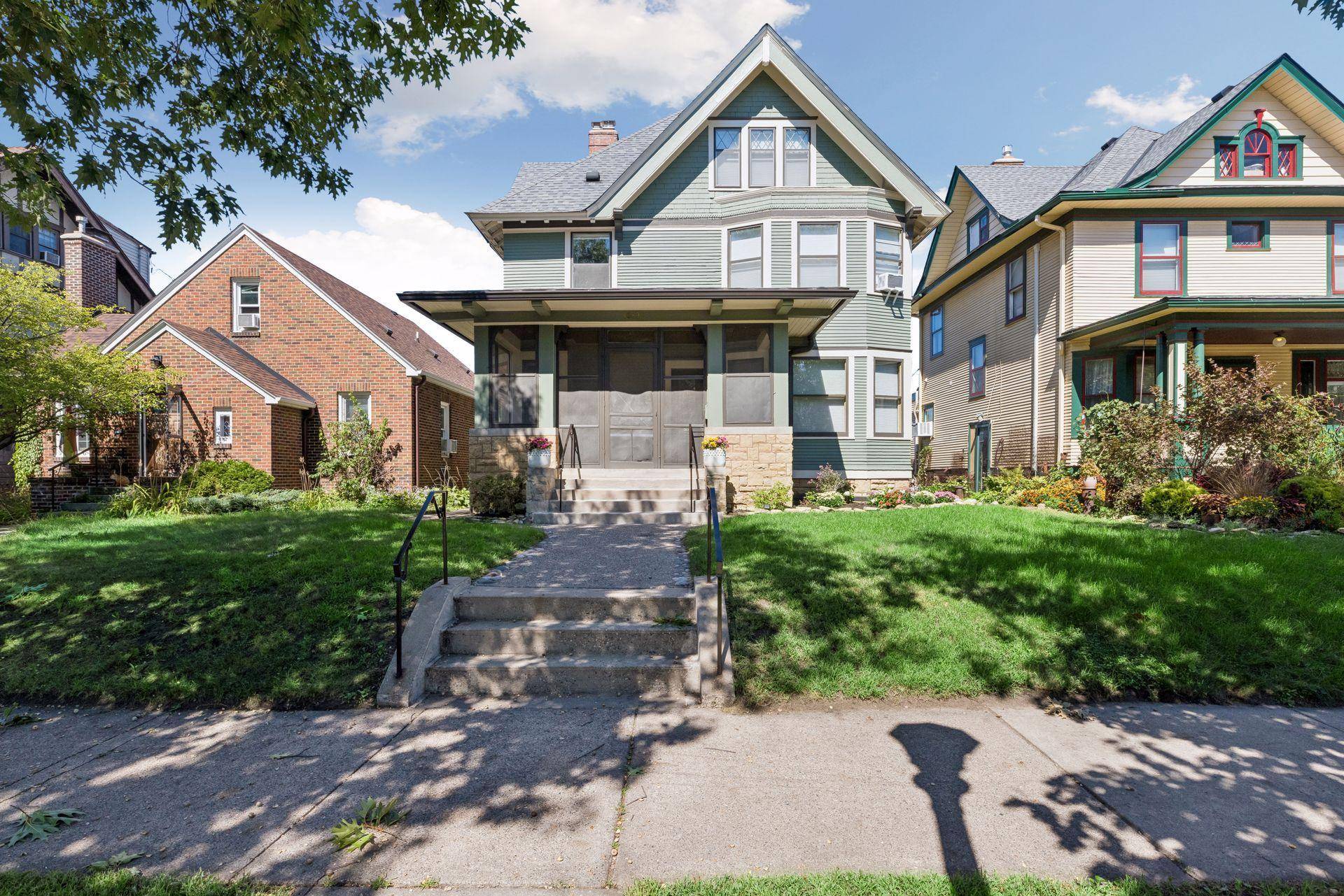 1089 Lincoln AVE, Saint Paul, MN 55105