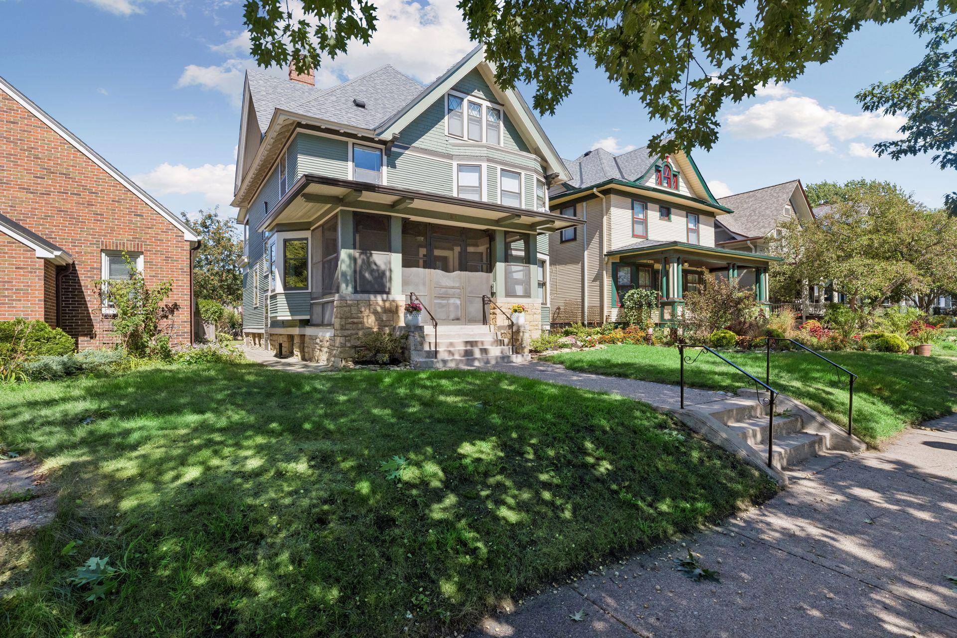 1089 Lincoln AVE, Saint Paul, MN 55105