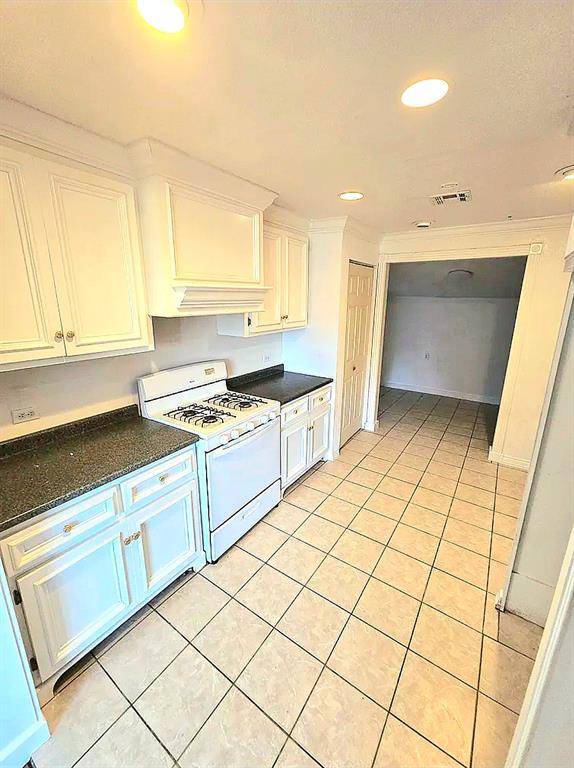 717 Judy AVE, Altus, OK 73521