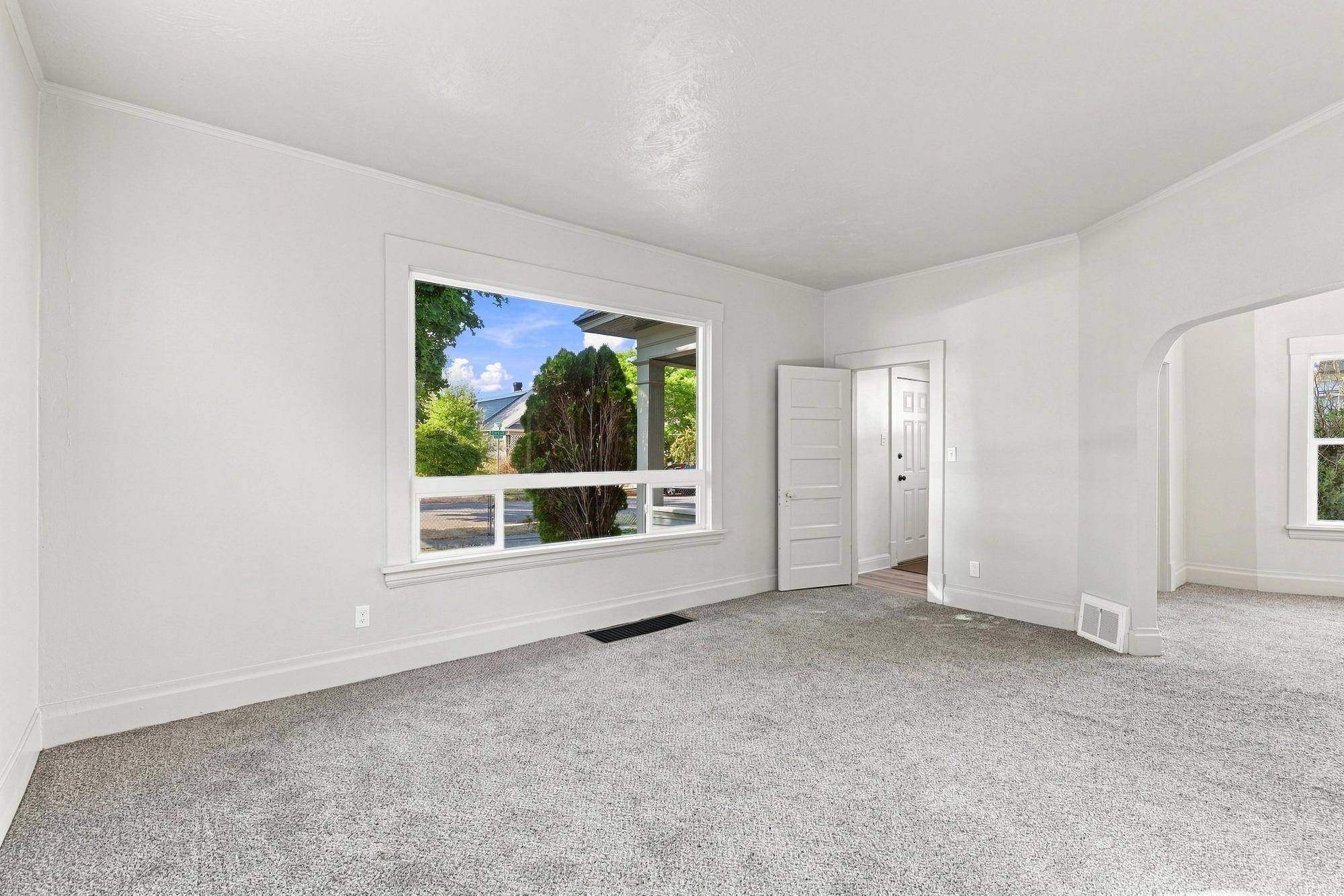 1221 E Carlisle Ave, Spokane, WA 99207