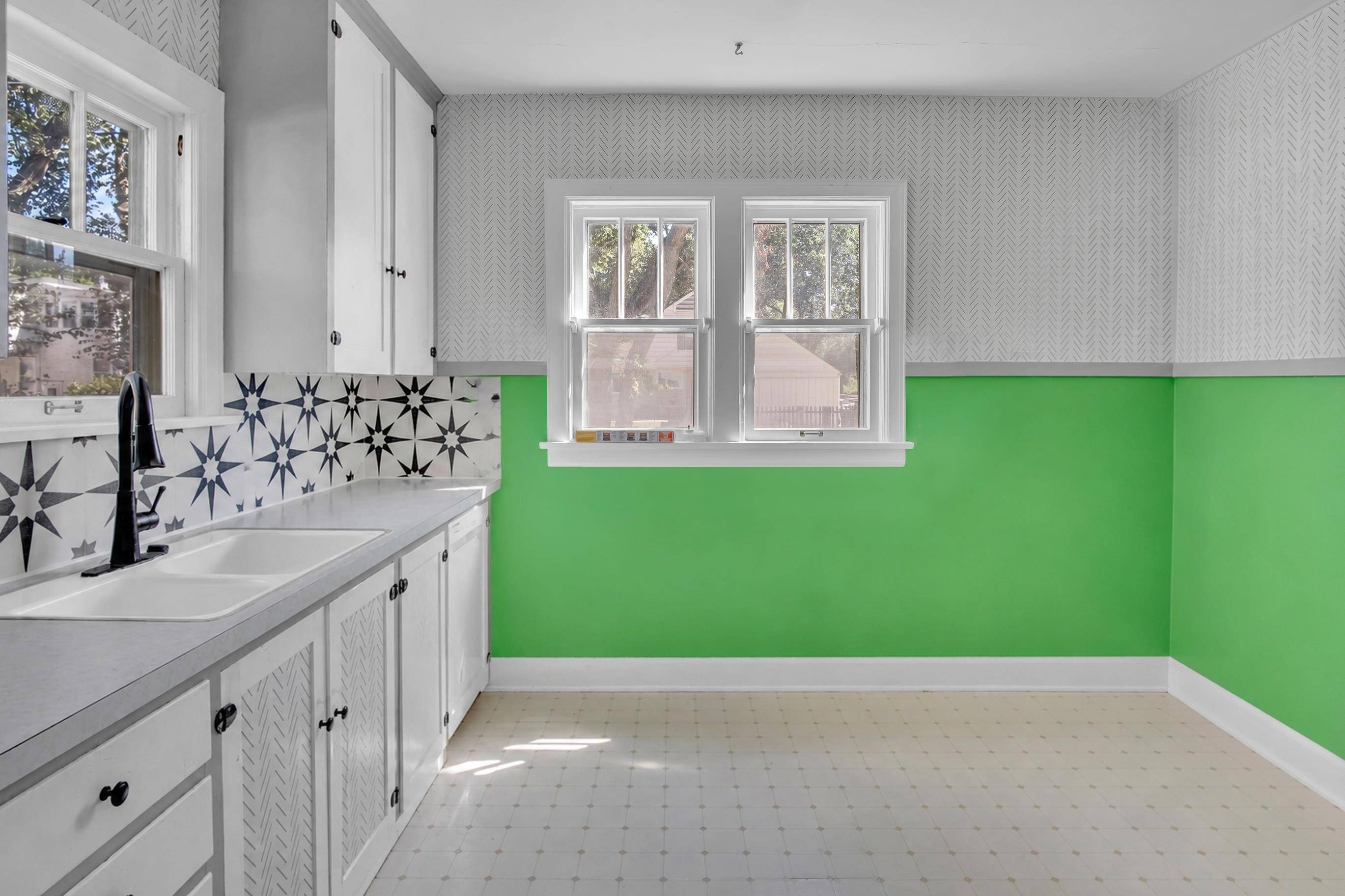 316 N Pine St, Newton, KS 67114