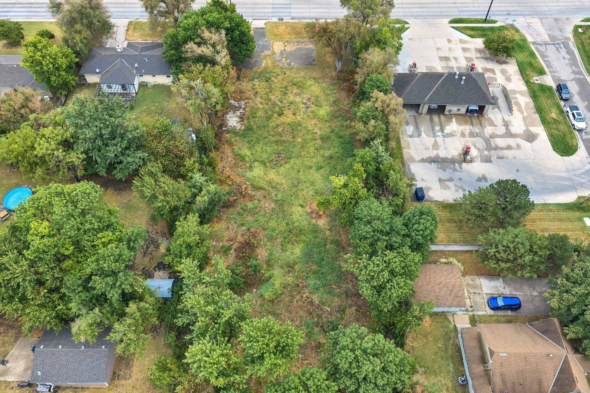 545 N Andover Rd, Andover, KS 67002