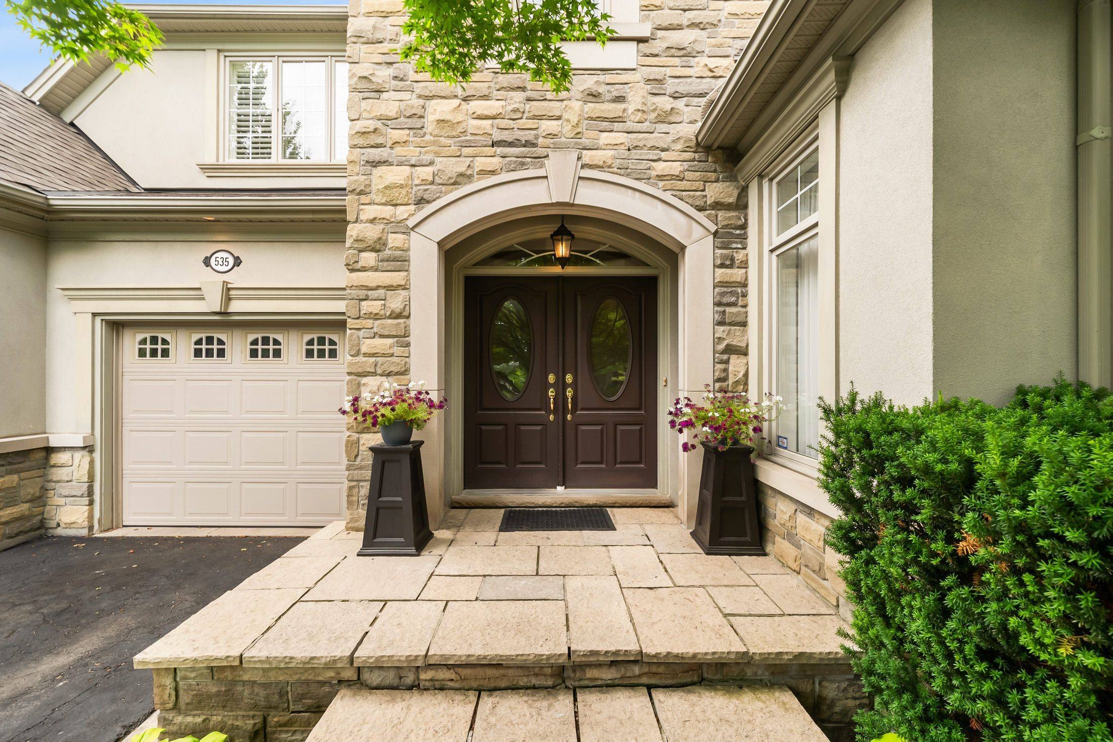 535 Canyon ST, Mississauga, ON L5H 4L4