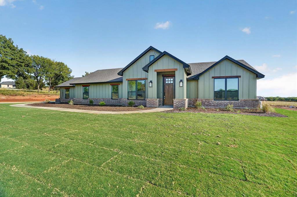 1097 Colt Road, Springtown, TX 76082