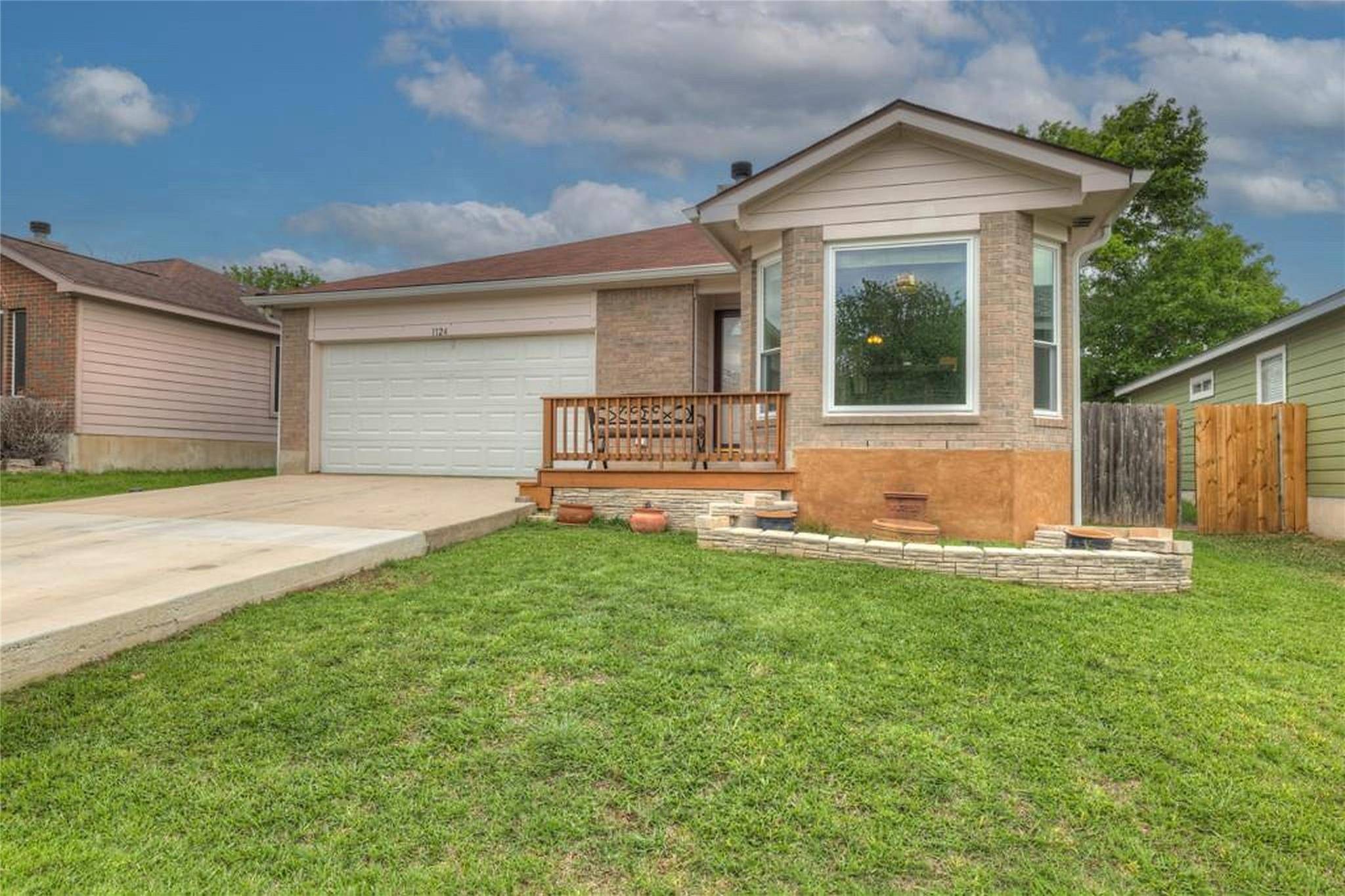 1124 Lago Vista ST, San Marcos, TX 78666