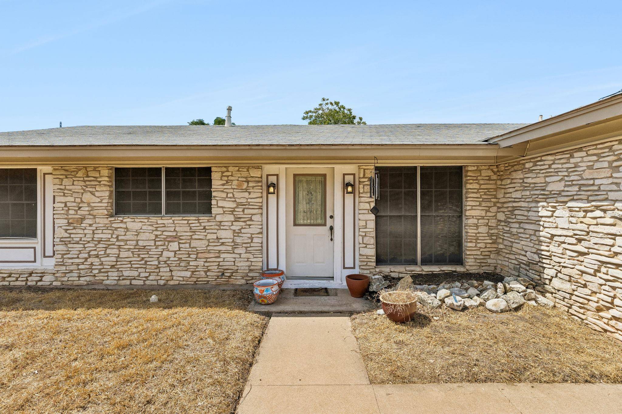 6904 Miranda DR, Austin, TX 78752