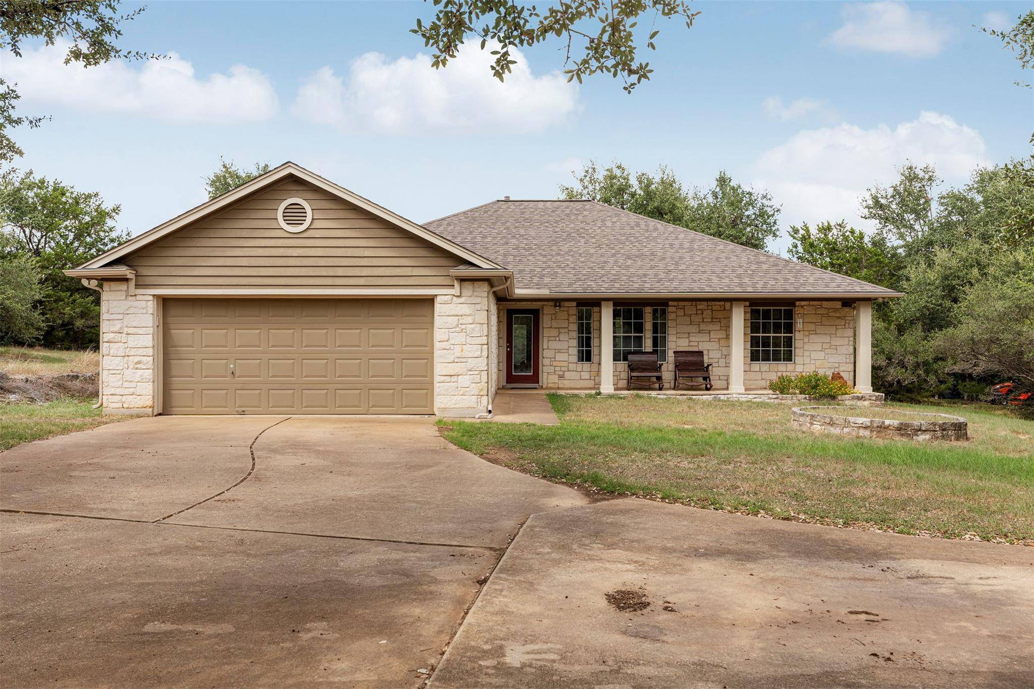 284 Honeycomb CIR, Driftwood, TX 78619