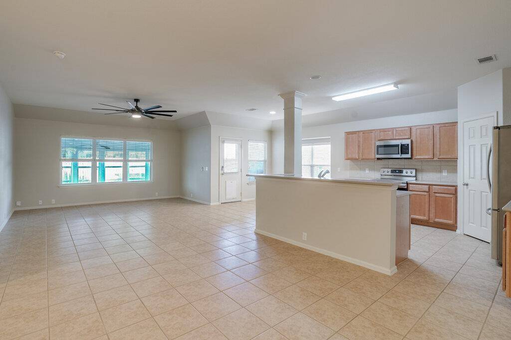 240 King Elder LN, Leander, TX 78641