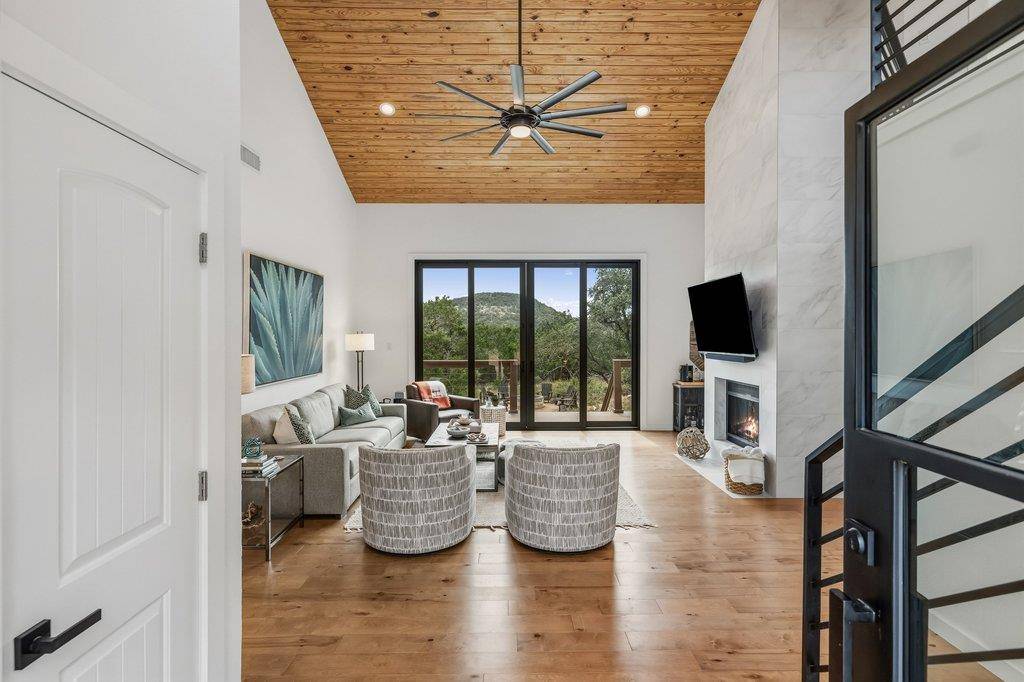 109 Freedom DR, Wimberley, TX 78676