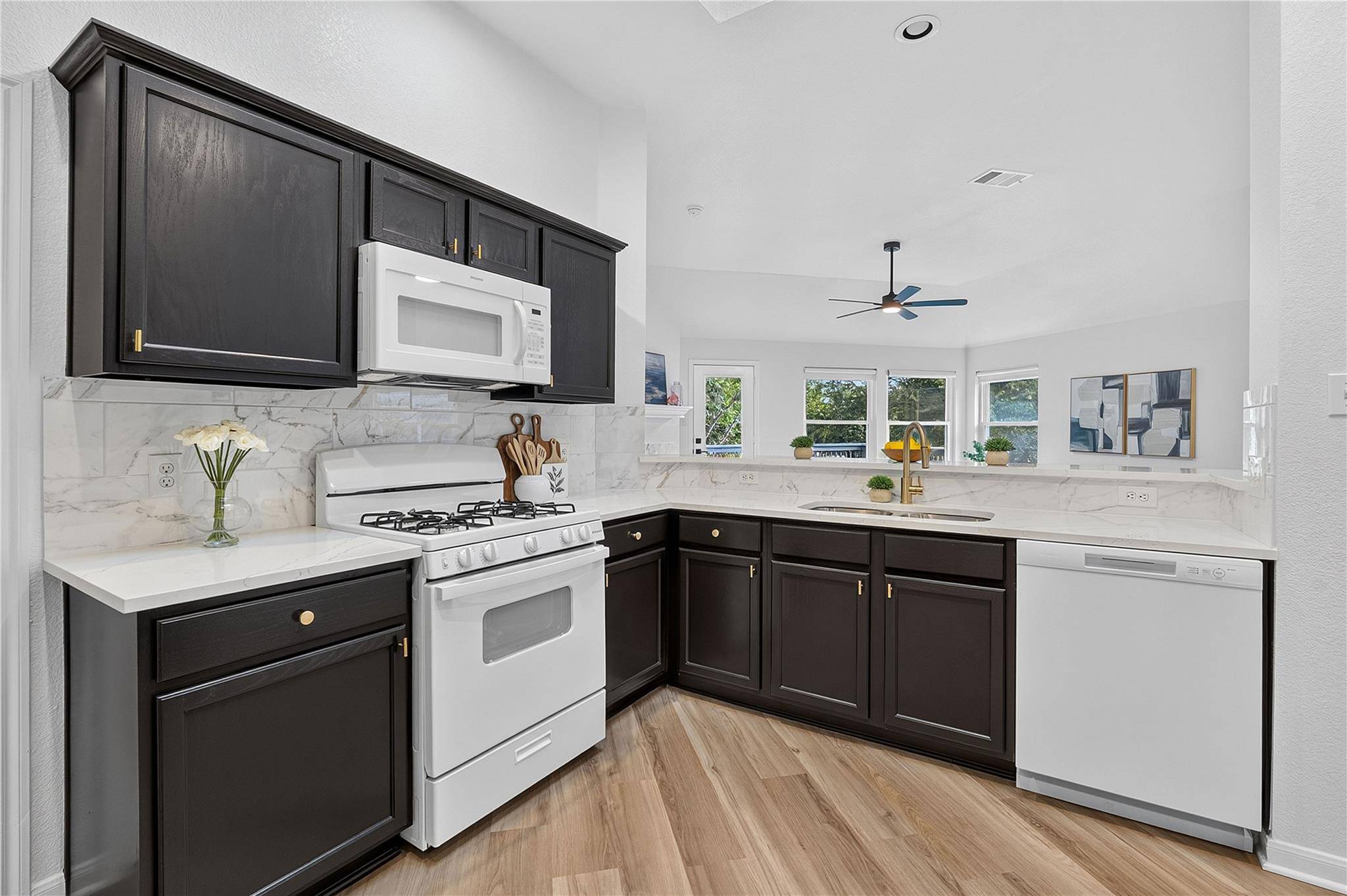2114 Faldo LN, Round Rock, TX 78664