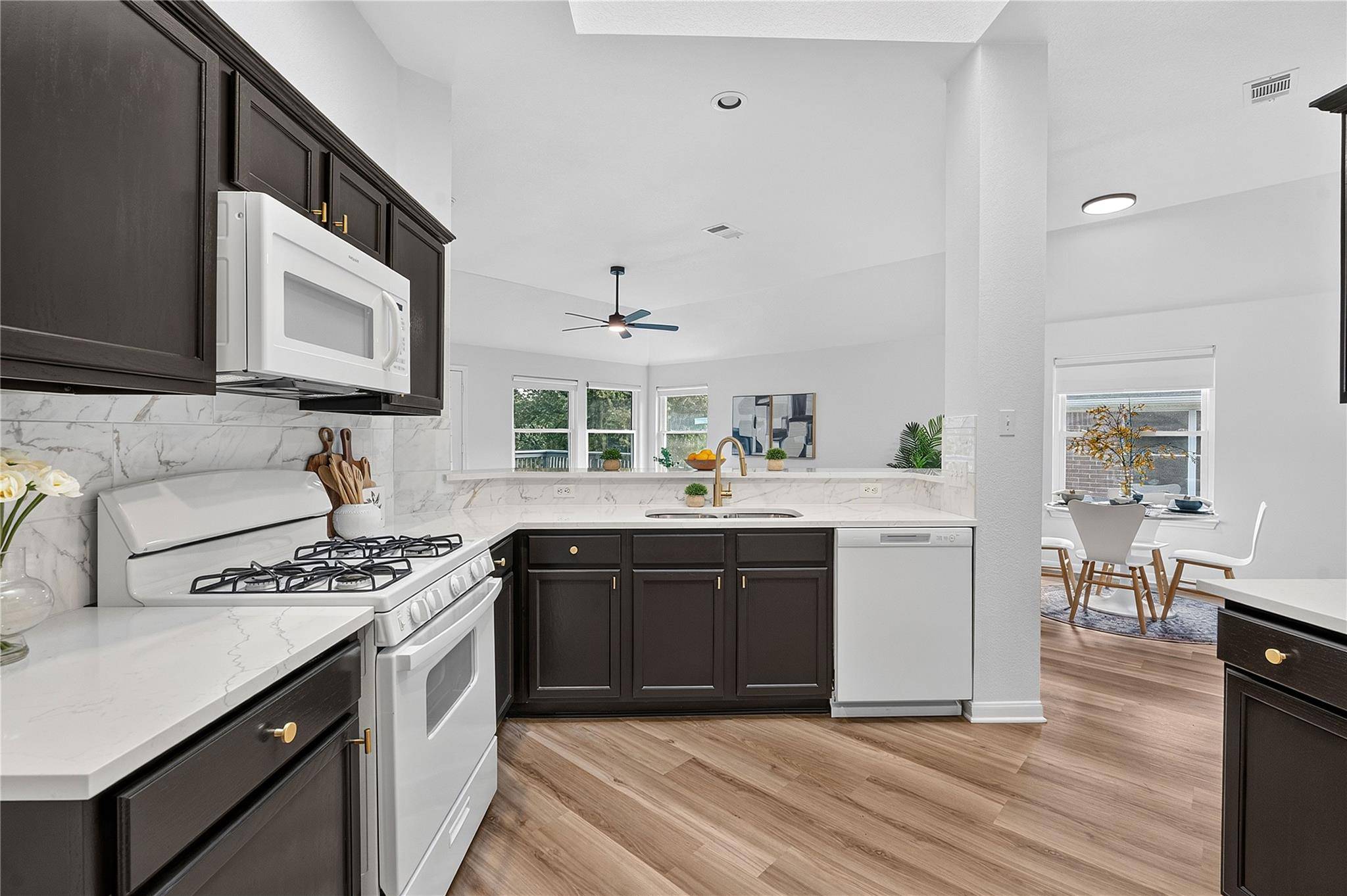 2114 Faldo LN, Round Rock, TX 78664